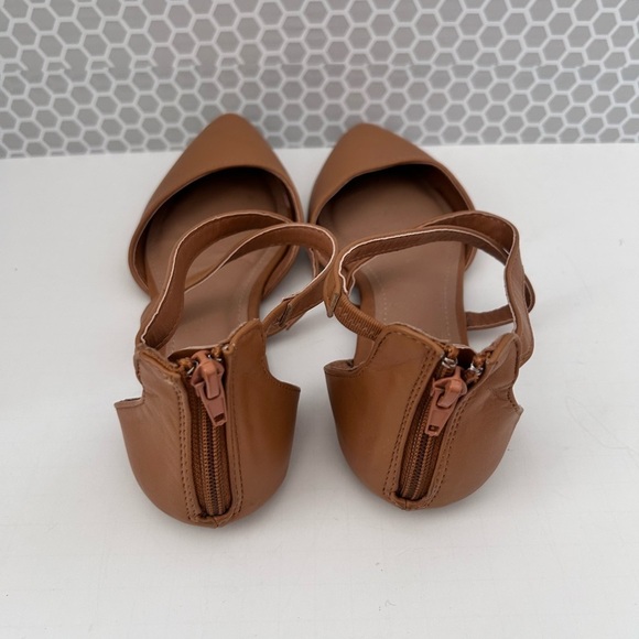 Charlotte Russe Woman’s Tan Criss Cross Flats w Straps & a Zipper Closure Size 8 - Picture 4 of 5
